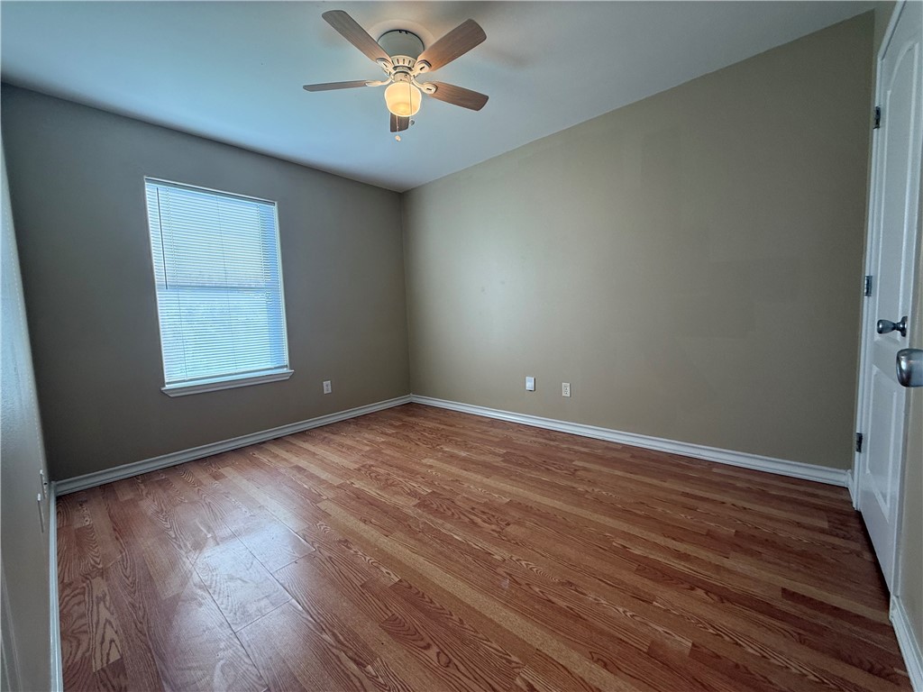 512 Lakeside Drive Corpus Christi TX 78418