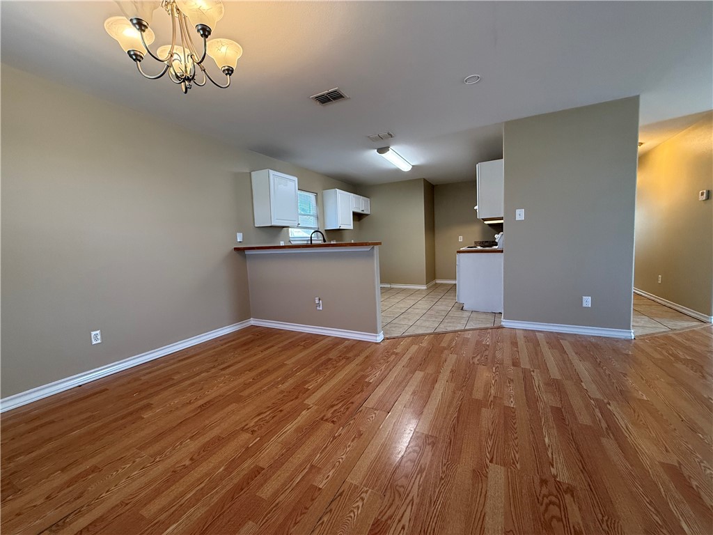 512 Lakeside Drive Corpus Christi TX 78418
