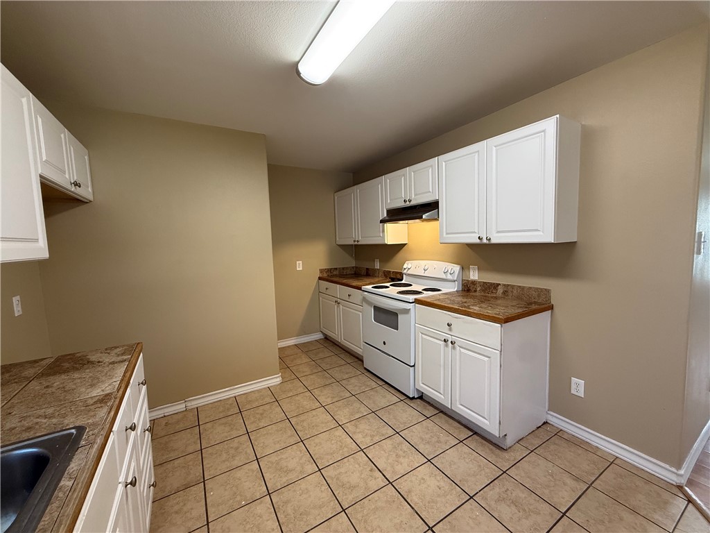 512 Lakeside Drive Corpus Christi TX 78418
