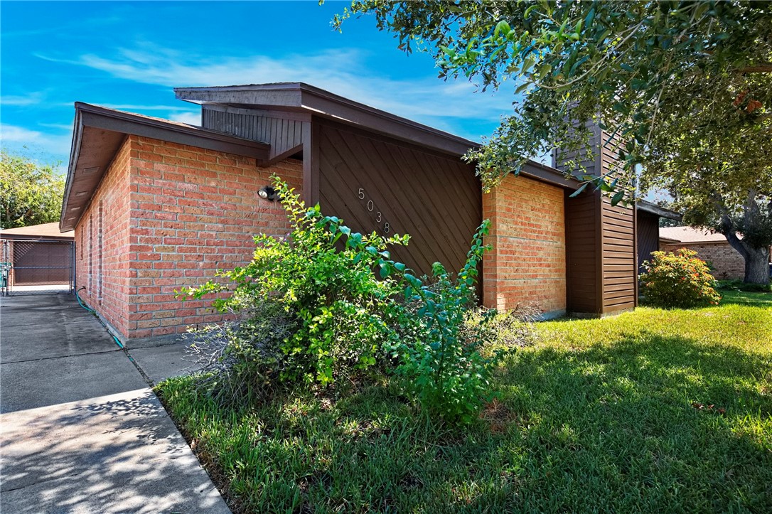 5038 Crestwick Corpus Christi TX 78413