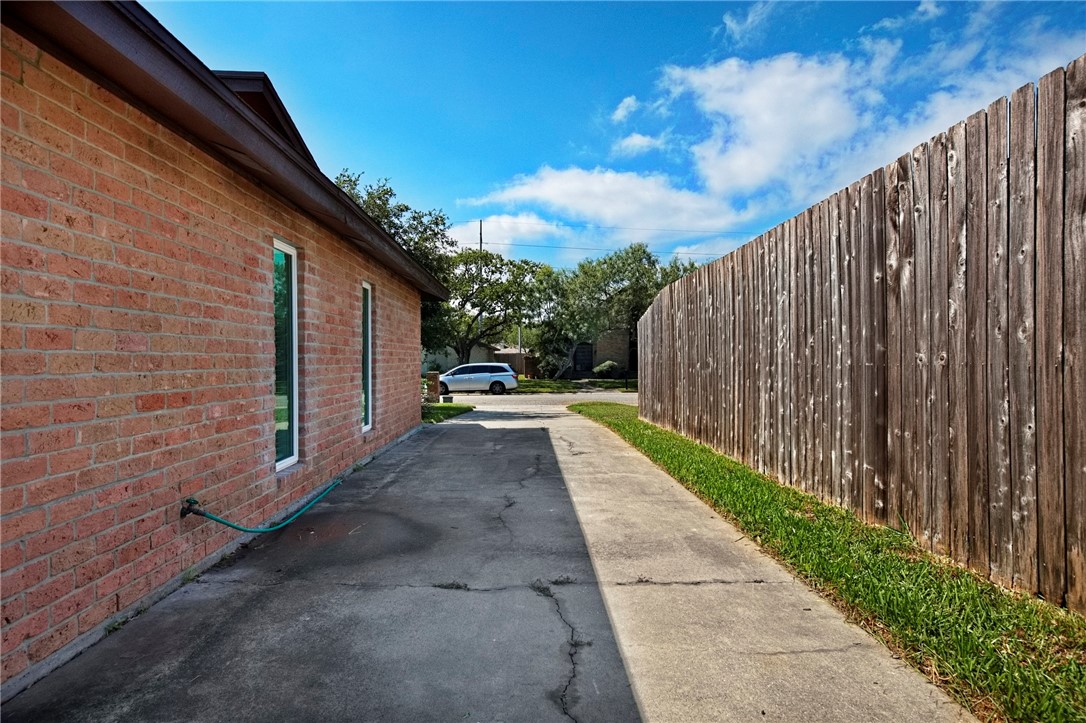 5038 Crestwick Corpus Christi TX 78413