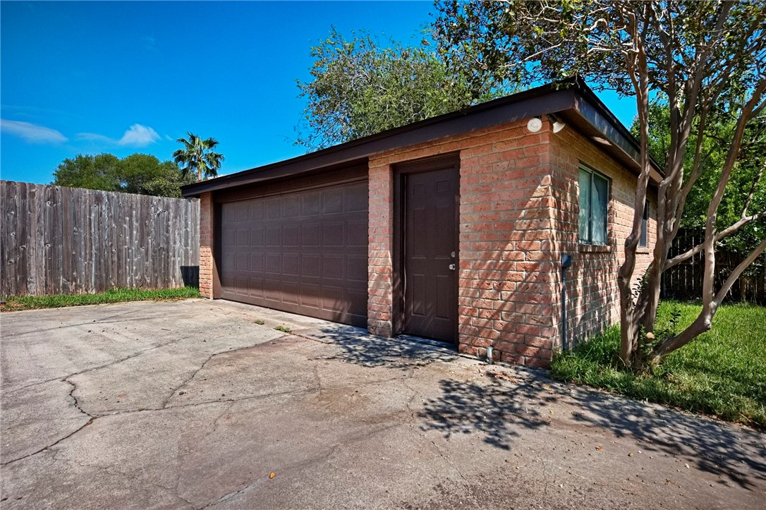 5038 Crestwick Corpus Christi TX 78413