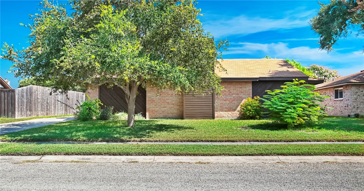 5038 Crestwick Corpus Christi TX 78413