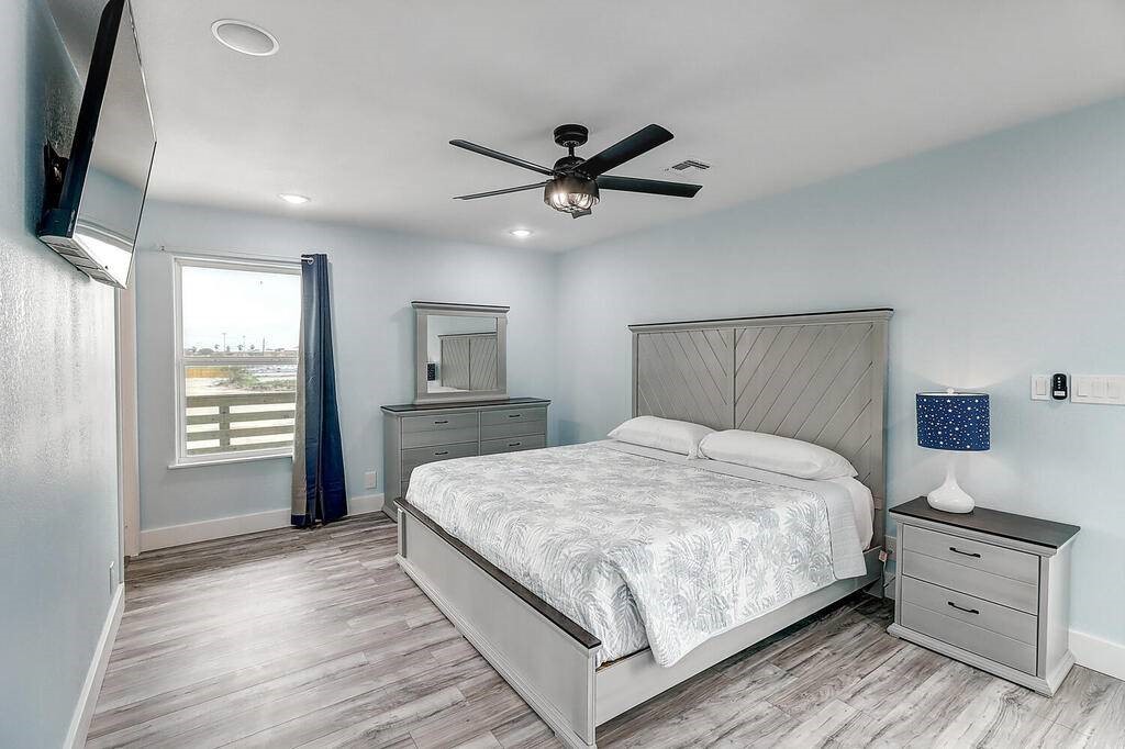 2445 Laguna Shores Corpus Christi TX 78418