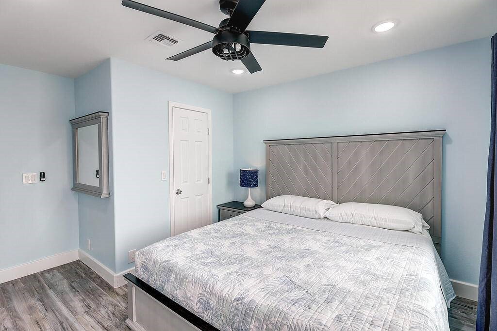 2445 Laguna Shores Corpus Christi TX 78418