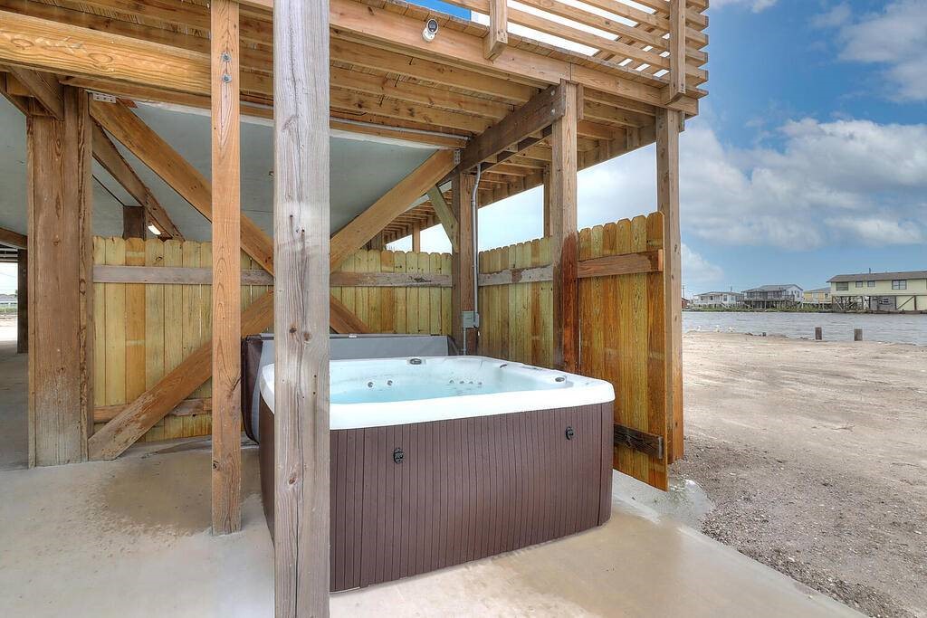 2445 Laguna Shores Corpus Christi TX 78418
