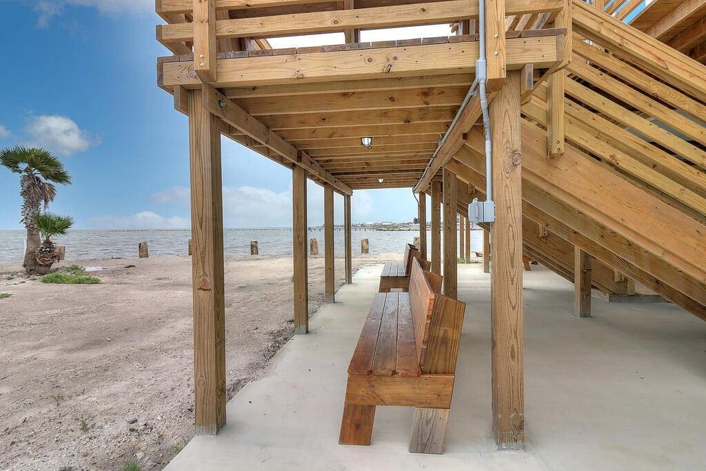 2445 Laguna Shores Corpus Christi TX 78418