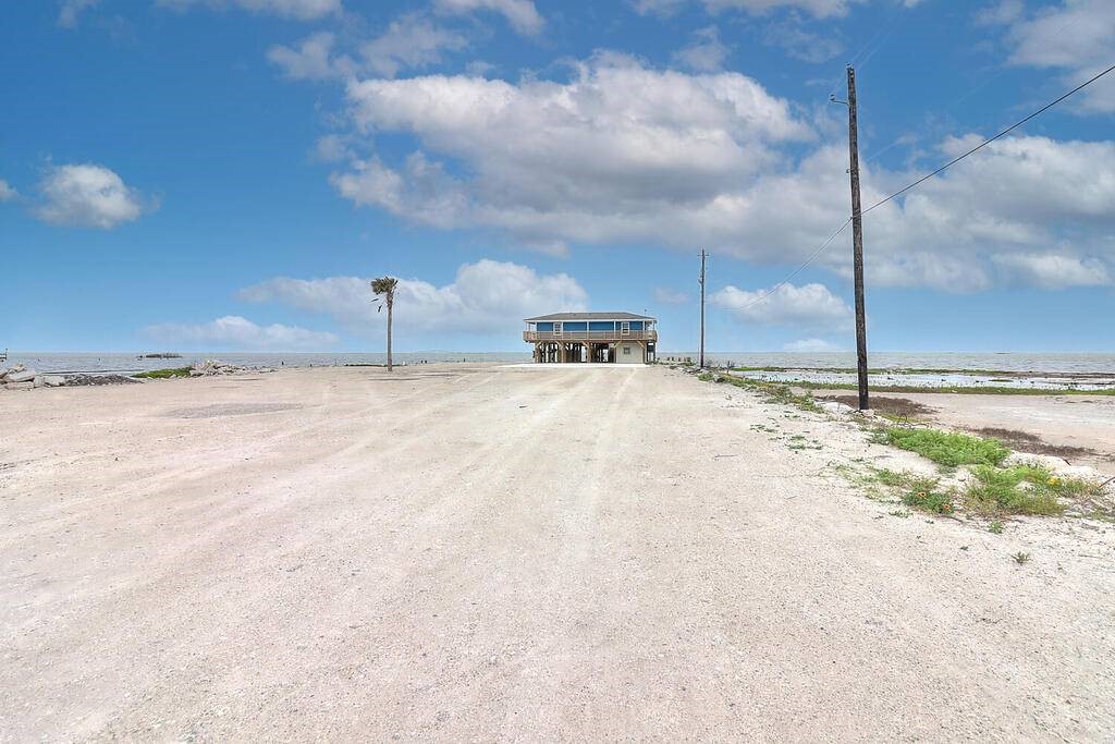 2445 Laguna Shores Corpus Christi TX 78418