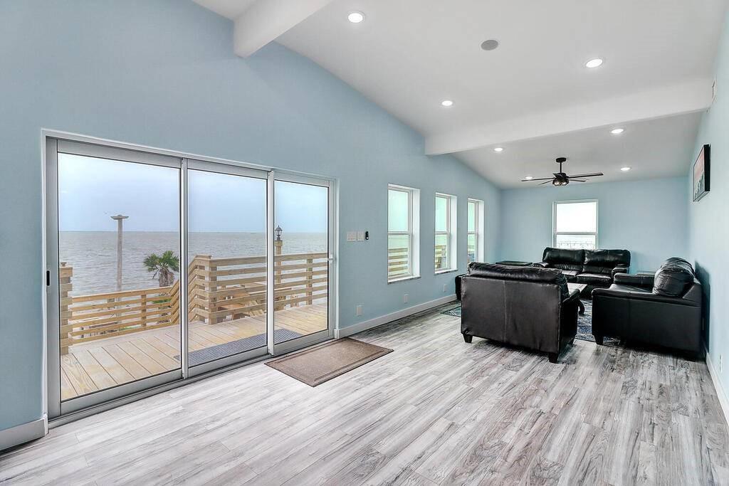 2445 Laguna Shores Corpus Christi TX 78418