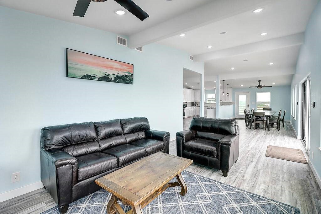 2445 Laguna Shores Corpus Christi TX 78418