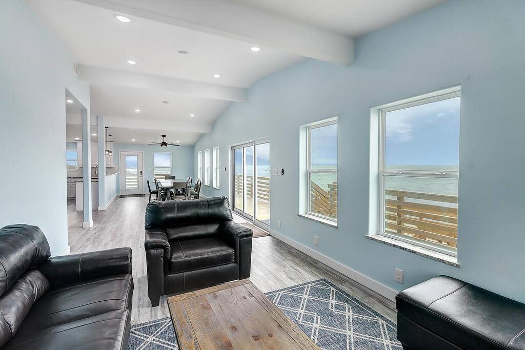 2445 Laguna Shores Corpus Christi TX 78418