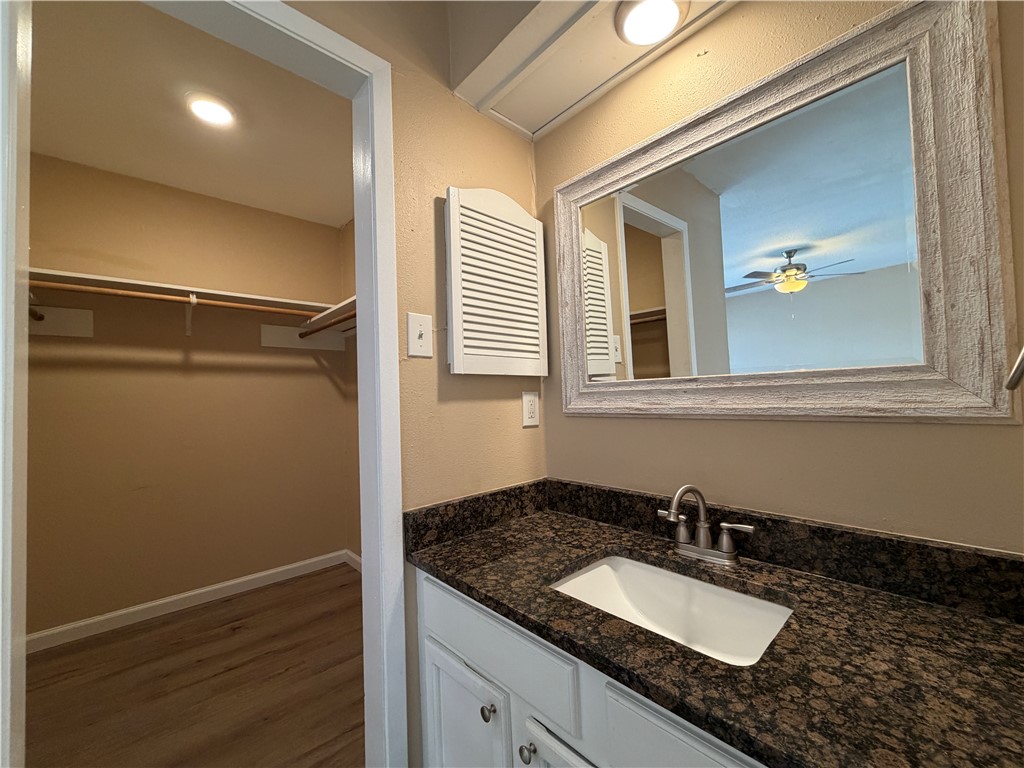 4226 Walnut Hills 4 Corpus Christi TX 78413