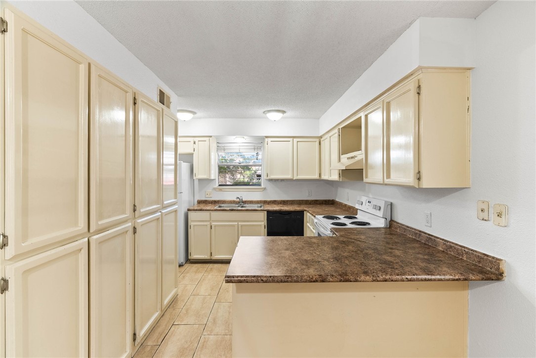 5133 Middlecoff A Corpus Christi TX 78413