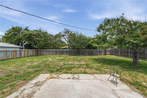 103 Magnolia Place Portland TX 78374