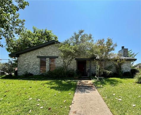 1801 Live Oak Drive Portland TX 78374