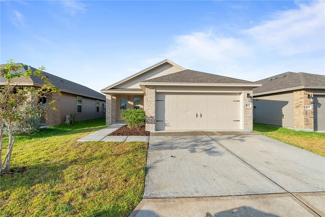 7613 Herd Rider Lane Corpus Christi TX 78414