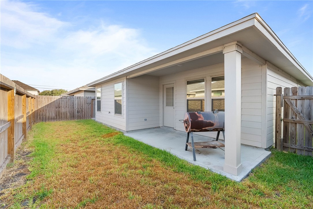 7613 Herd Rider Lane Corpus Christi TX 78414