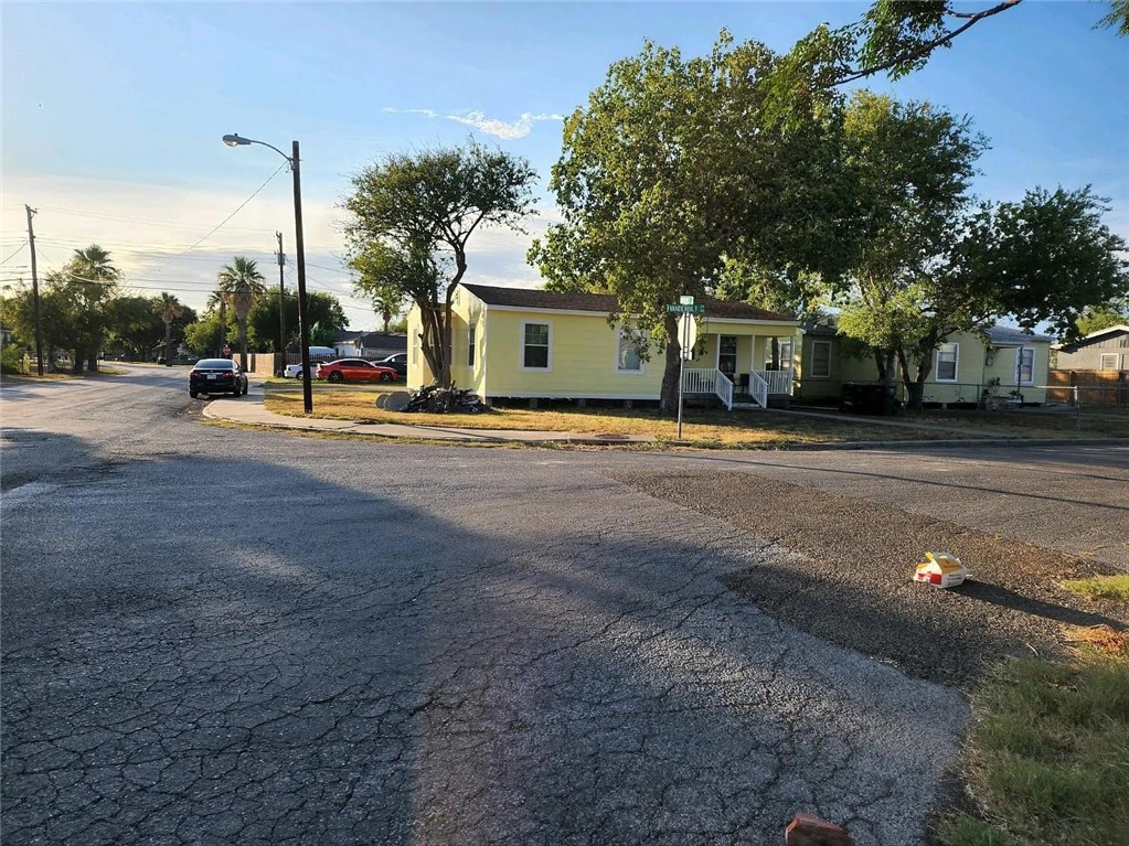 133 E Vanderbilt Drive Corpus Christi TX 78415