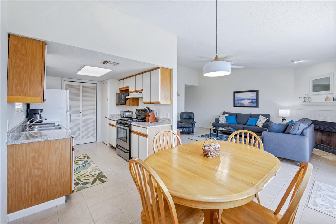 15425 Fortuna Bay Drive 304 Corpus Christi TX 78418
