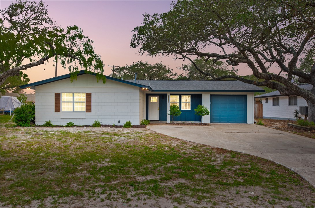 1907 Johnson Avenue Rockport TX 78382