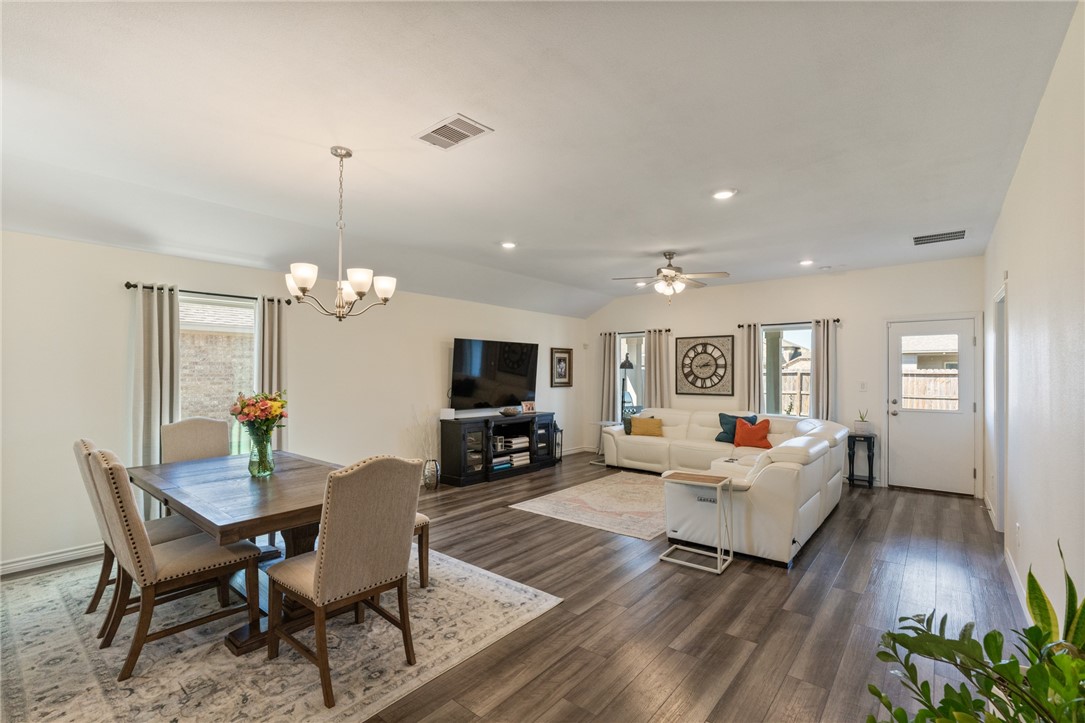 1346 Trent Park Corpus Christi TX 78415