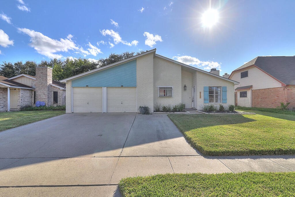 913 Saint Timothy Street Corpus Christi TX 78418