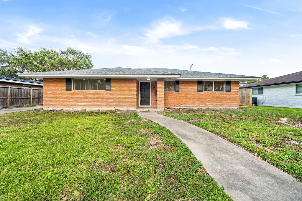 445 Montclair Corpus Christi TX 78412