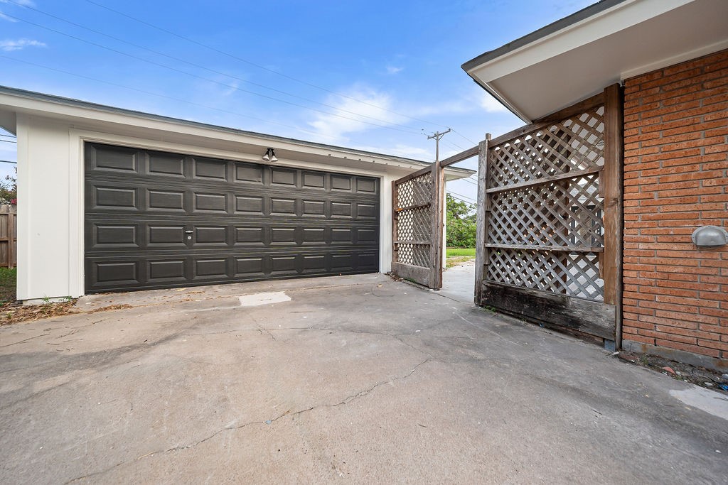 445 Montclair Corpus Christi TX 78412