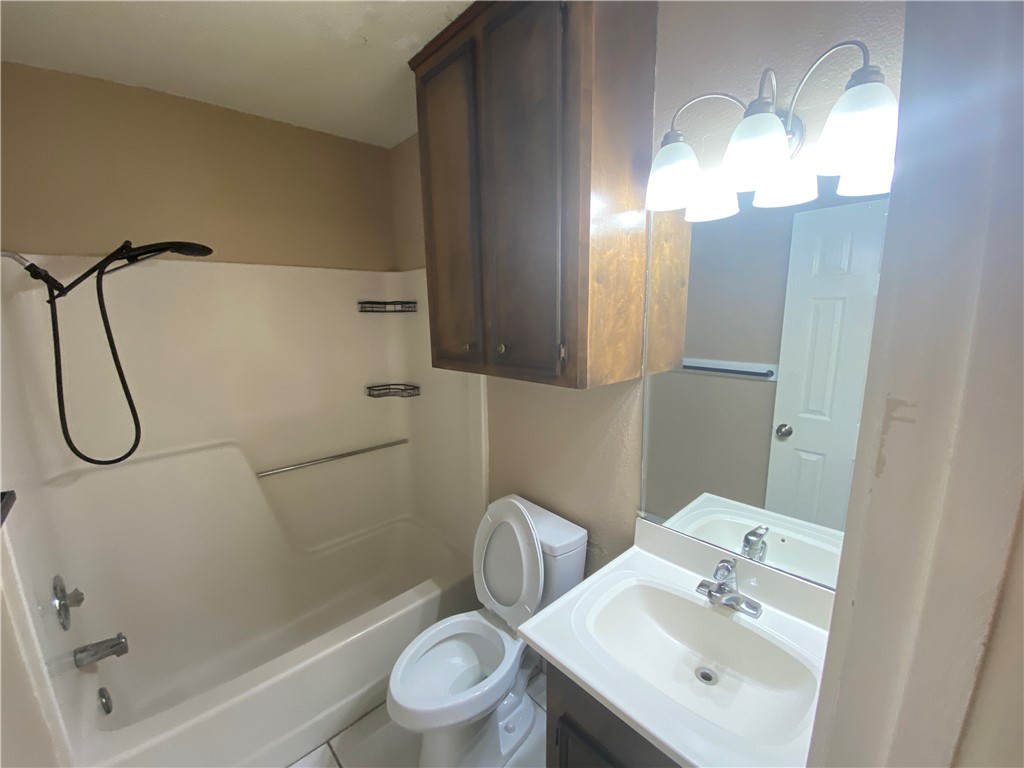 7201 Kress F-1 Corpus Christi TX 78413