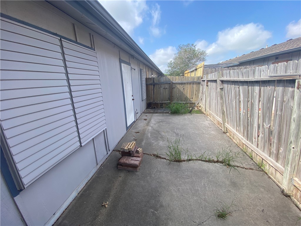 7201 Kress F-1 Corpus Christi TX 78413