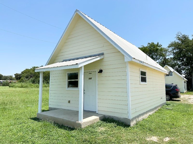 403 Free Timber Lane Stockdale TX 78160