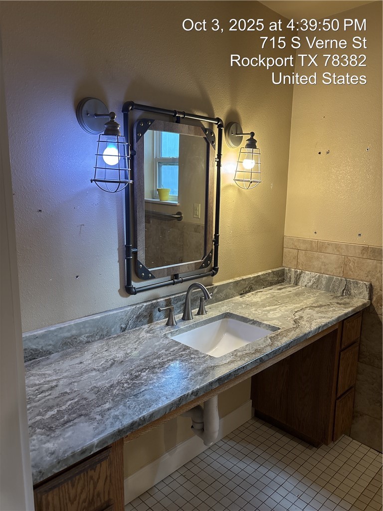 715 S Verne Street Rockport TX 78382