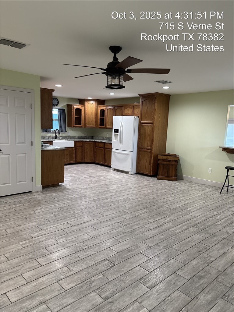 715 S Verne Street Rockport TX 78382