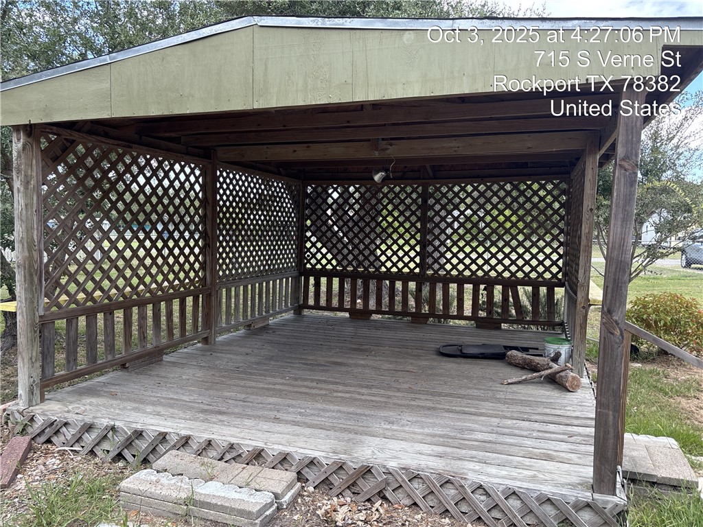 715 S Verne Street Rockport TX 78382