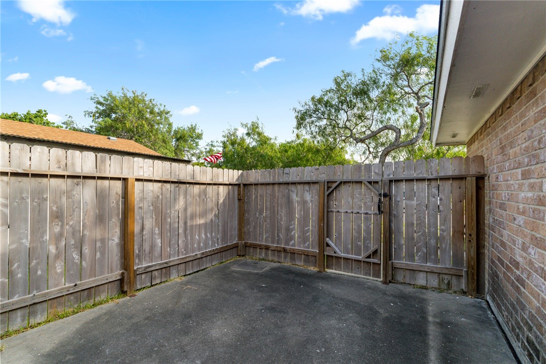 6612 Hardwick Dr B Corpus Christi TX 78412