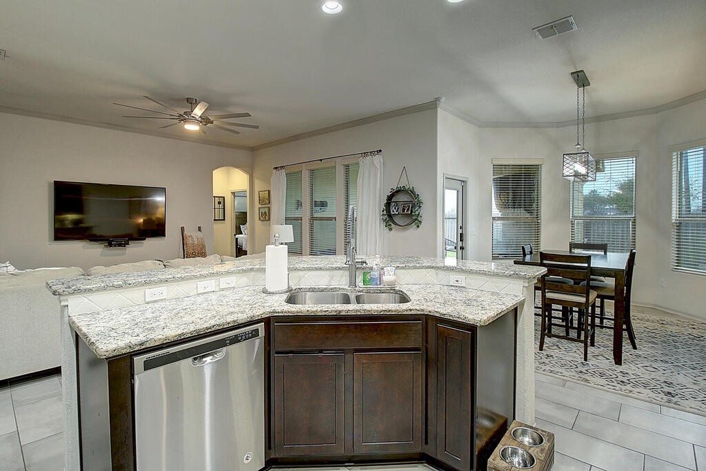 8034 Barlovento Street Corpus Christi TX 78414