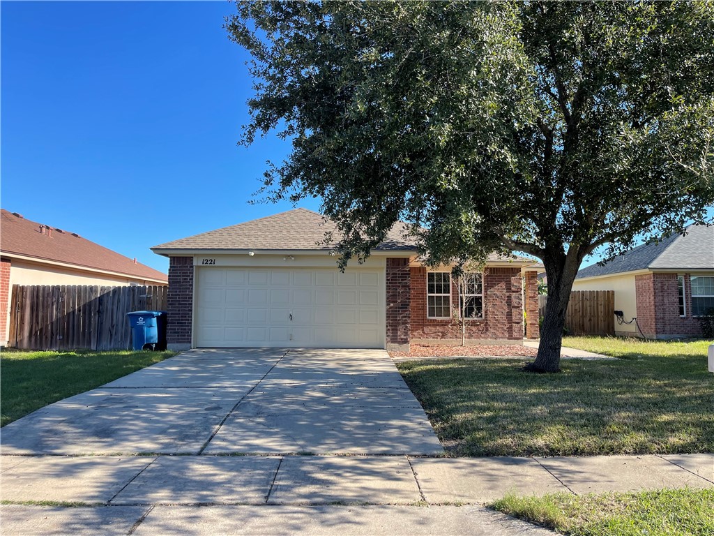 1221 Sacramento Portland TX 78374