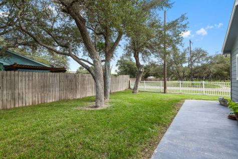 102 Pecan Harbor Street Rockport TX 78382