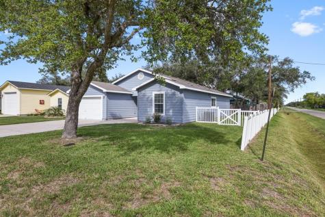 102 Pecan Harbor Street Rockport TX 78382