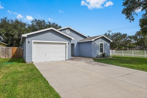 102 Pecan Harbor Street Rockport TX 78382