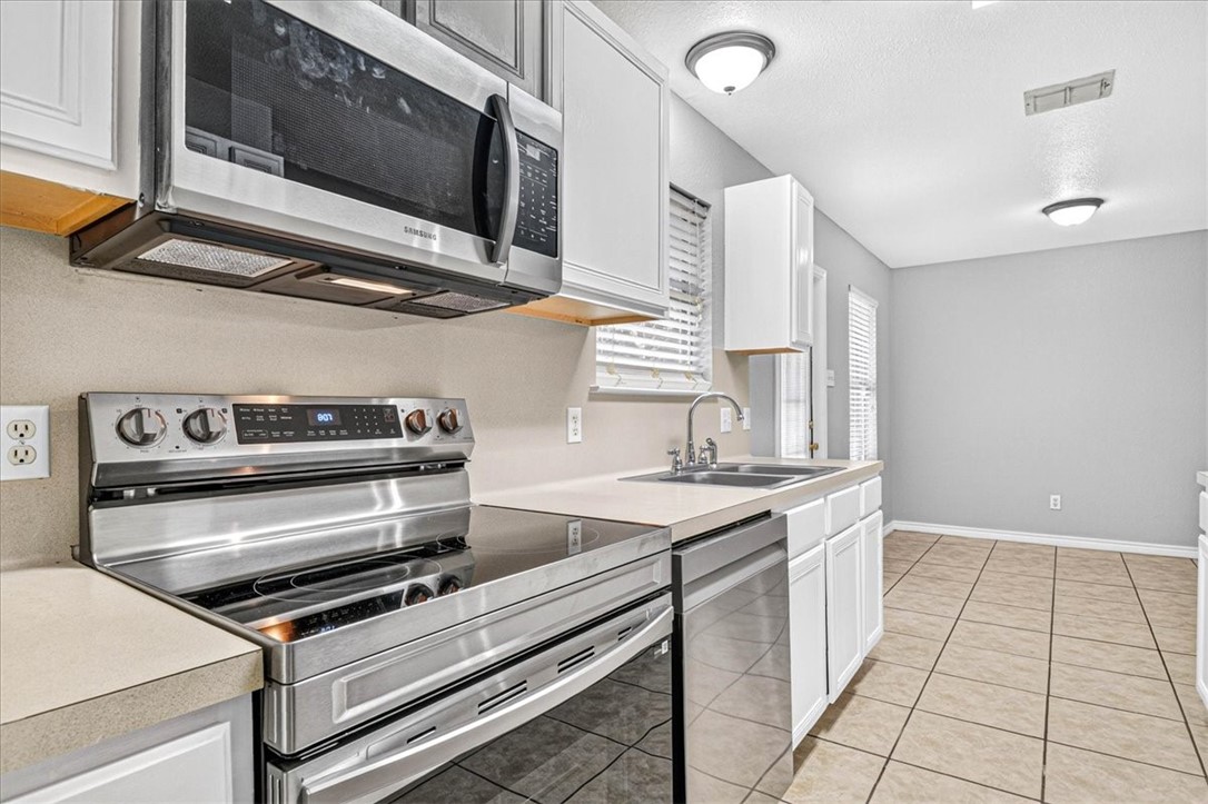 6810 Blue Skyway Drive Corpus Christi TX 78414