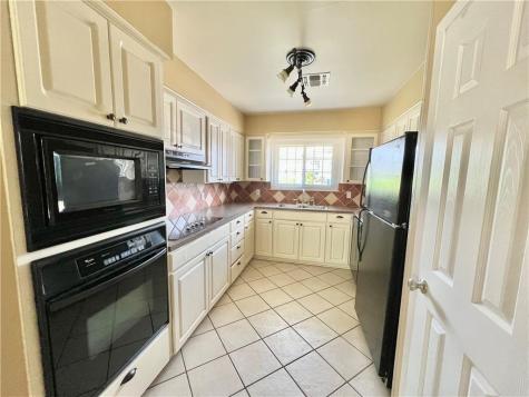 104 W Janin Circle Portland TX 78374