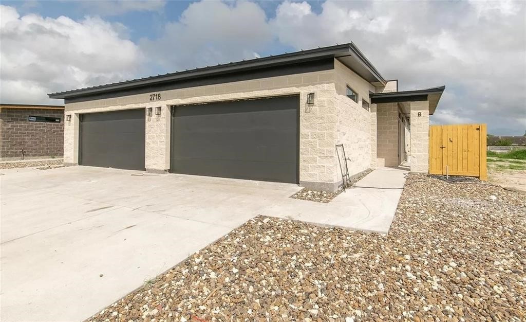 2718 Grace B Corpus Christi TX 78414