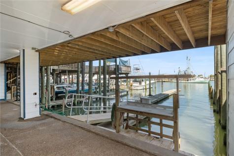 318 W Cotter Avenue 1 Port Aransas TX 78373