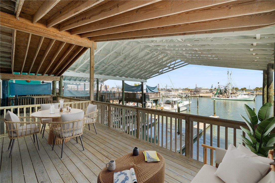 318 W Cotter Avenue 1 Port Aransas TX 78373