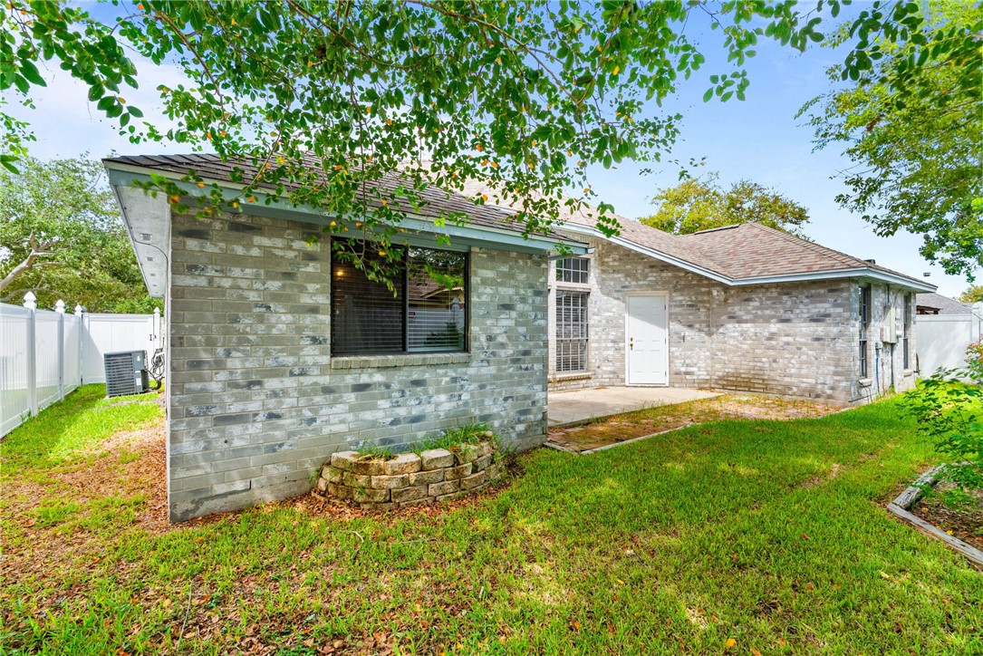 2210 Dorsey Street Corpus Christi TX 78414