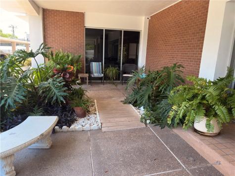 715 S Upper Broadway Street 304 Corpus Christi TX 78401