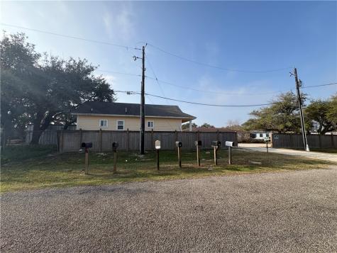 609 W Liberty Street 5 Rockport TX 78382