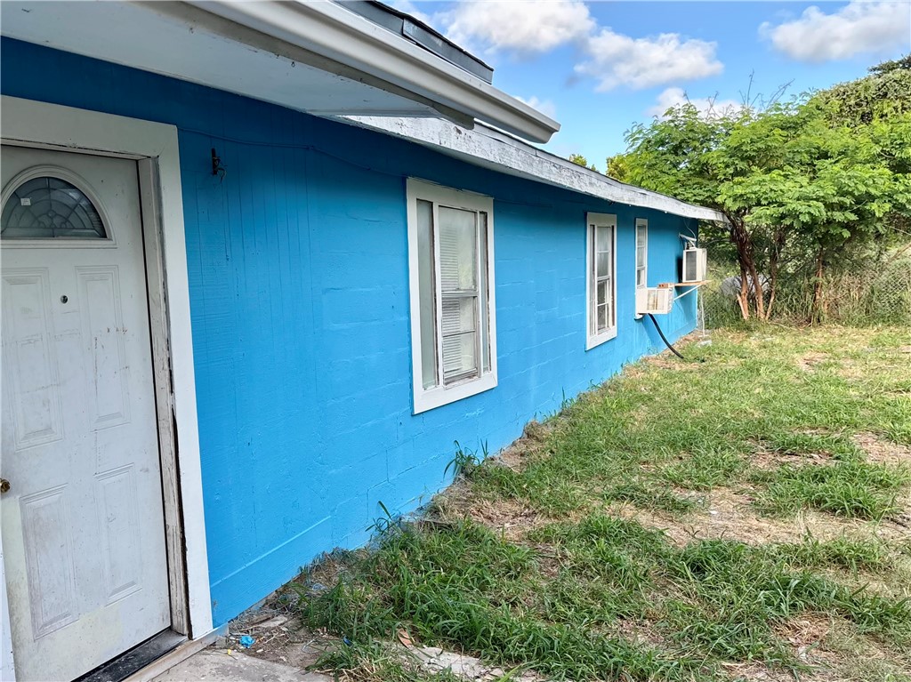 711 Lakeside Drive Corpus Christi TX 78418