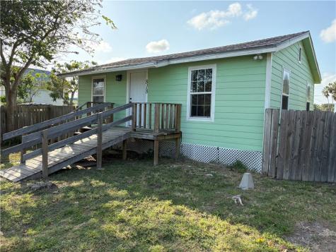 818 S Arch Street Aransas Pass TX 78336